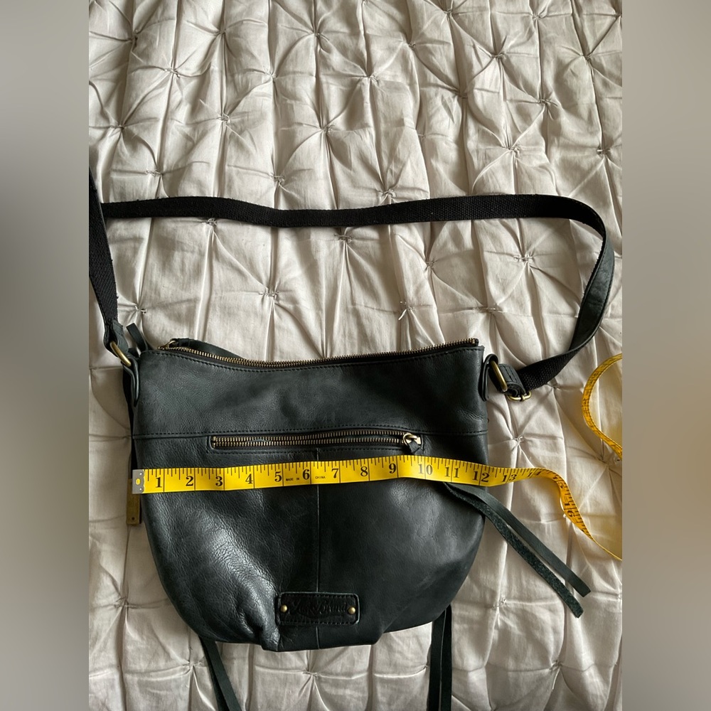 Lucky Brand saddle leather crossbody bag - Picture 8 of 12